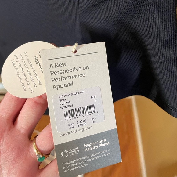 NWT Vuori Pose Mock Neck Tshirt - Picture 5 of 7